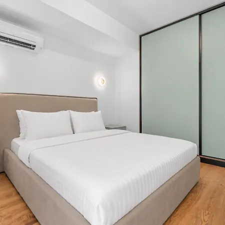 Modern With Balcony & Parking Bucharest