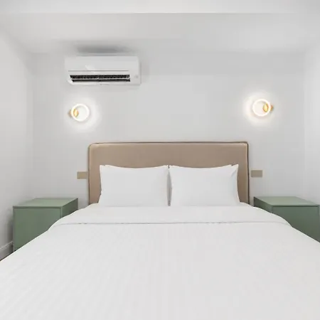 Modern With Balcony & Parking Apartment Bucharest