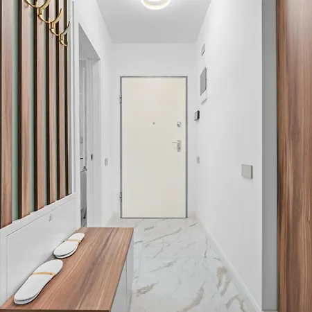 Modern With Balcony & Parking Bucharest