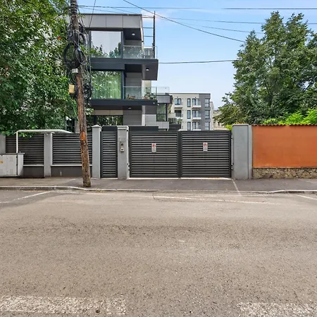 Apartment Modern With Balcony & Parking Bucharest
